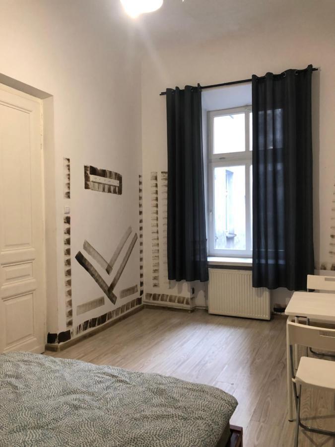 Pokoj Sali 2 Cracovie Extérieur photo